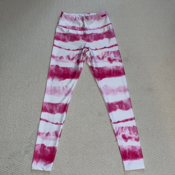 Guess - tight - Picture 1 of 2